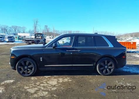 2022 Rolls-Royce Cullinan z USA, uszkodzony, nr VIN SLATV4C04NU211047